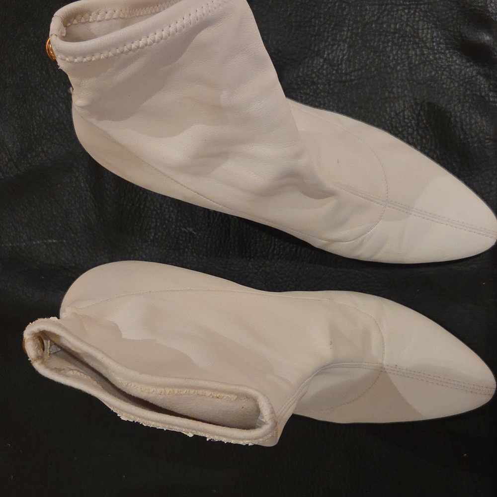 Giuseppe Zanotti White Ankle Booties